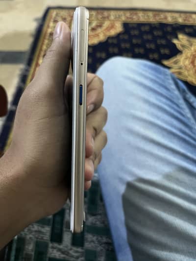 OPPO A37