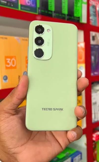 Tecno spark 40 pro plus 8+8 /256 With box and charger