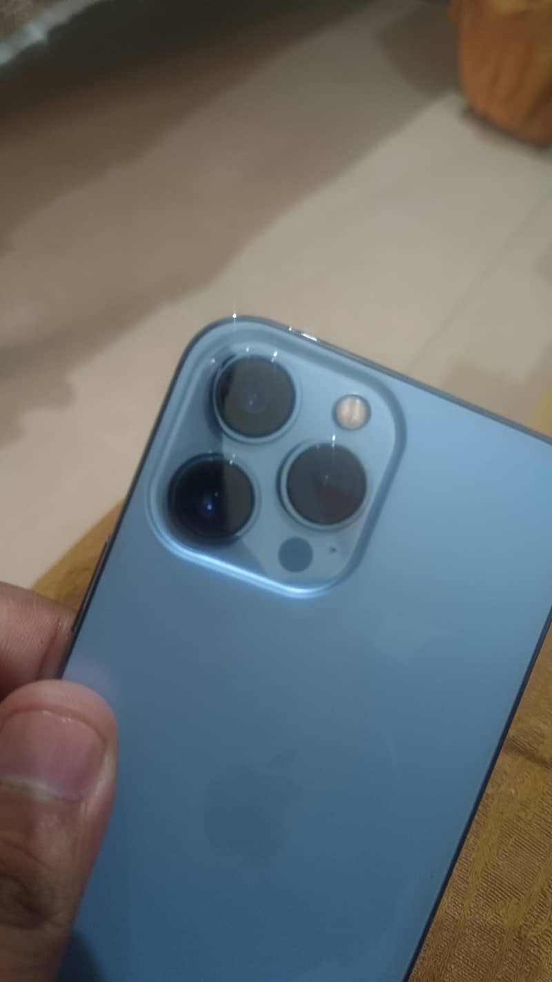 Apple iPhone 13 Pro Max 2