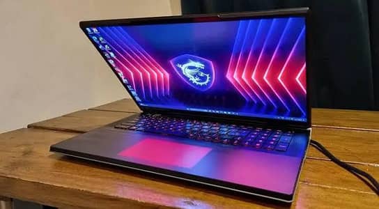 MSI Titan 18 HX Ai Ultra 9 285HX 64gb ram 4TB SSD 24GB
