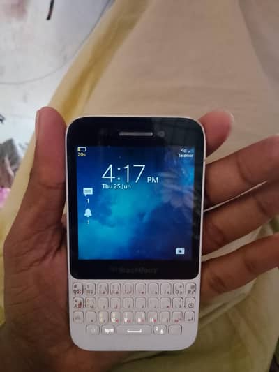 BlackBerry Q5