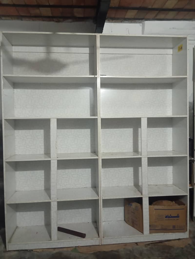 wardrobe/cabinet/Rack 0