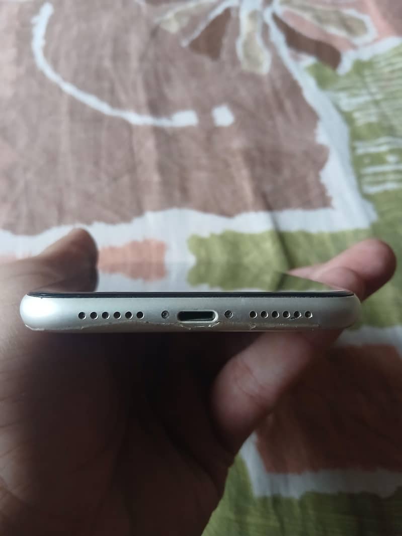 Iphone 11 4
