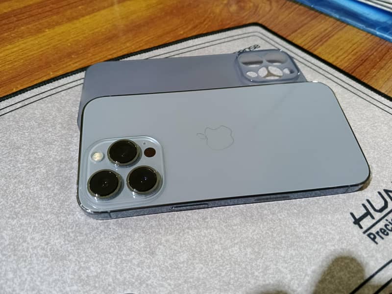 Apple iPhone 13 Pro 1