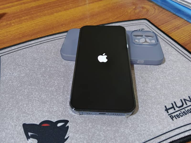 Apple iPhone 13 Pro 4