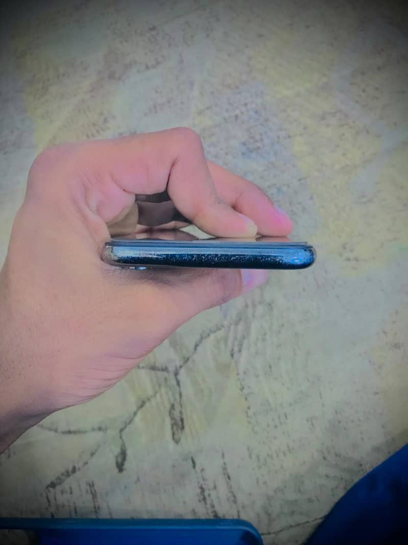 Apple iPhone X 5