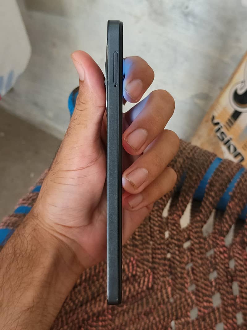 Tecno Spark 20 4