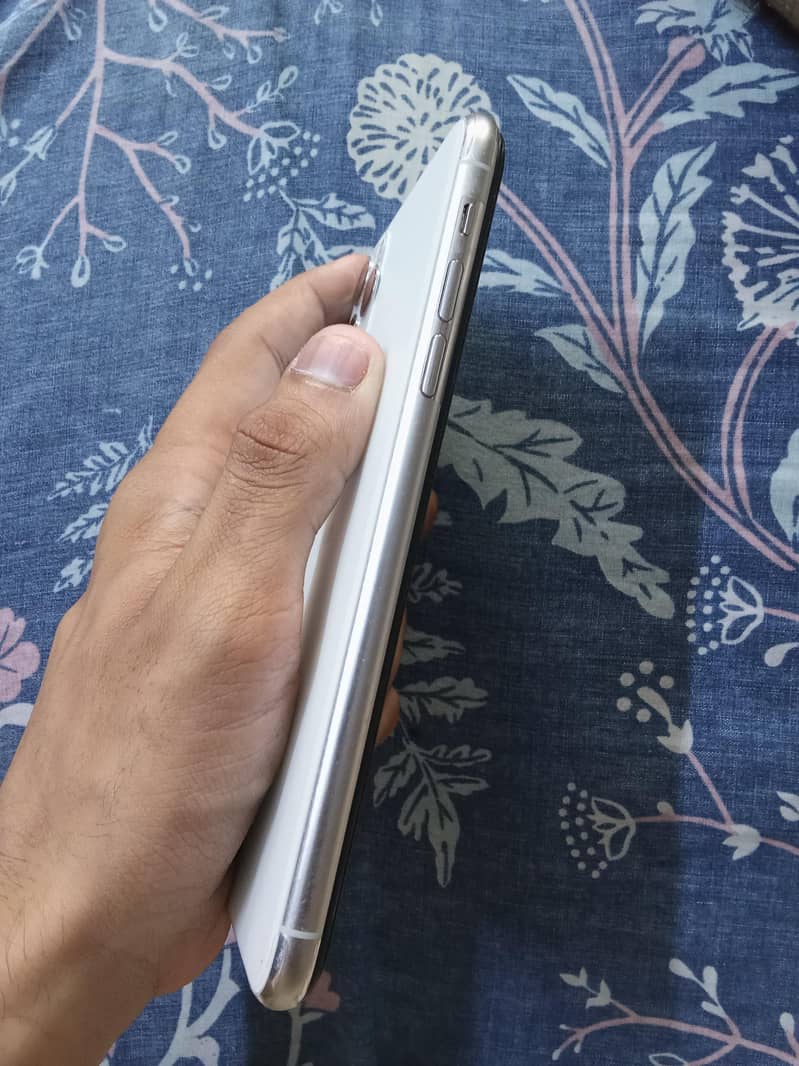 Apple iPhone 11 Pro Max 1