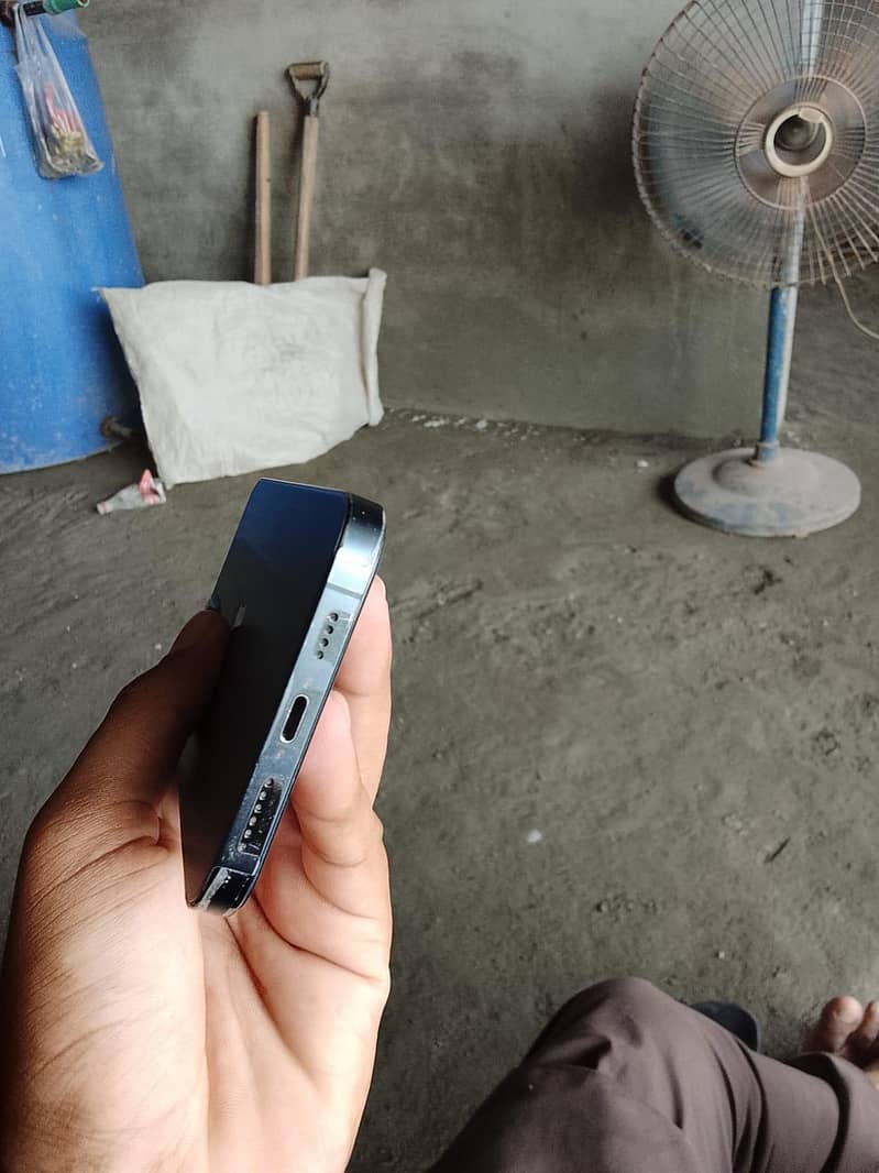 Apple iPhone 12 Pro Max 1