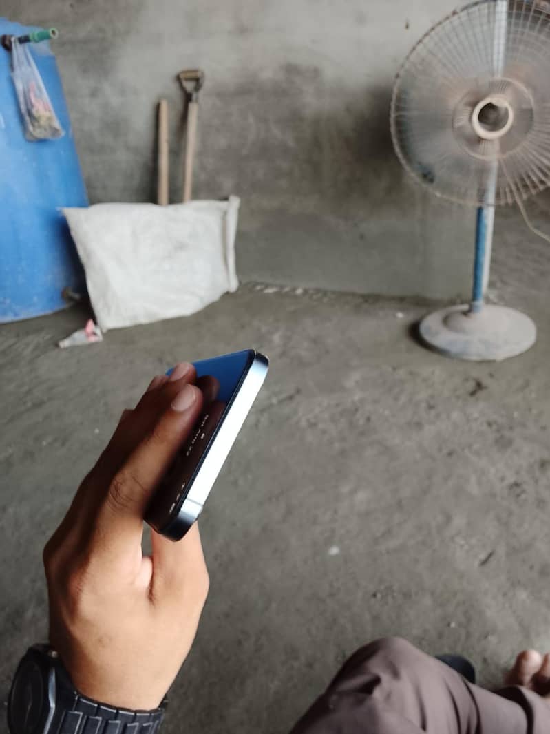 Apple iPhone 12 Pro Max 3