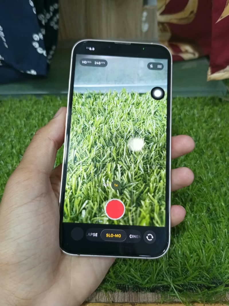 Apple iPhone 13 4