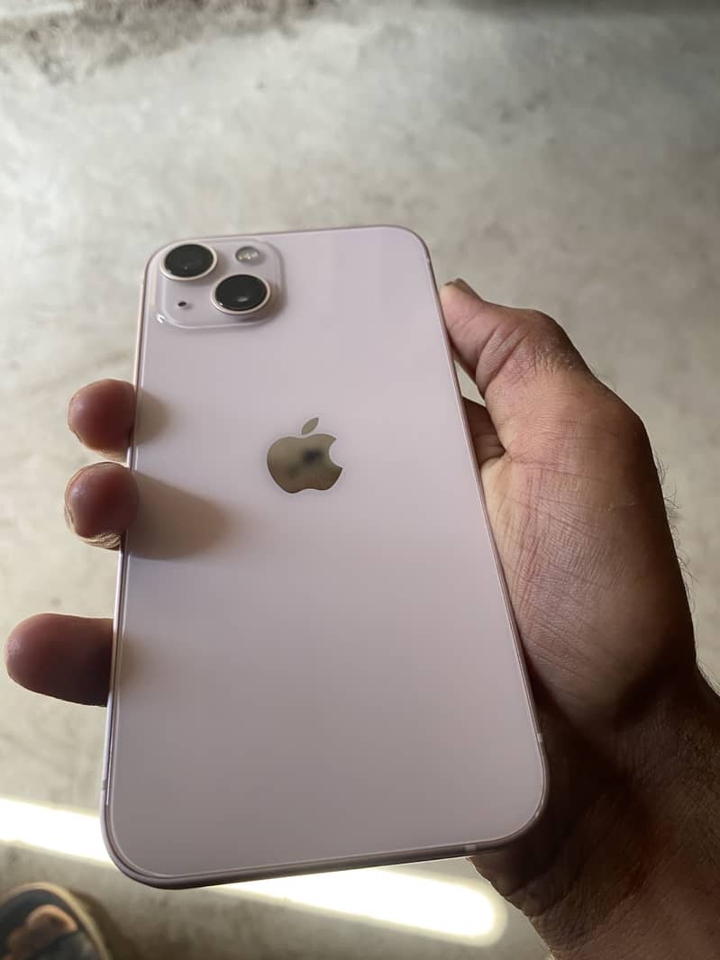 Apple iPhone 13 6