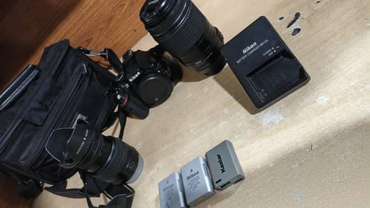 D5200 DSLR with 2 lens and accessories