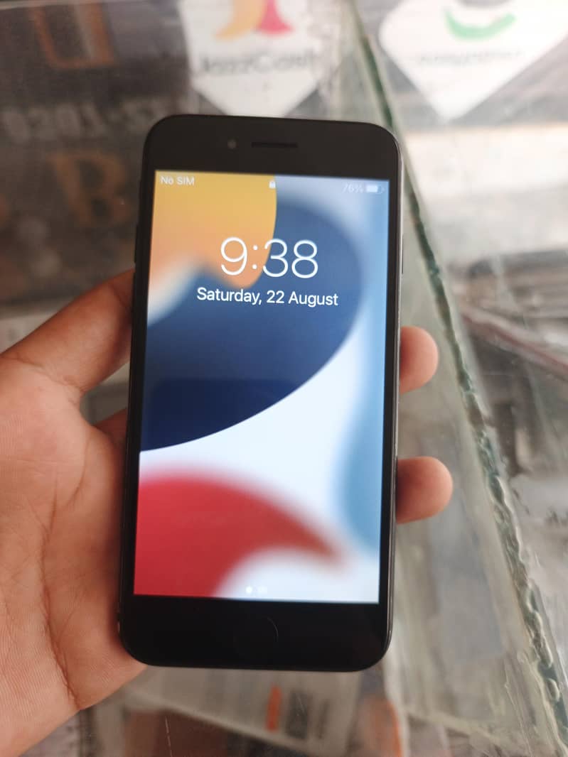 Apple iPhone 7 0