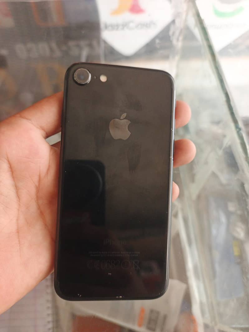 Apple iPhone 7 1