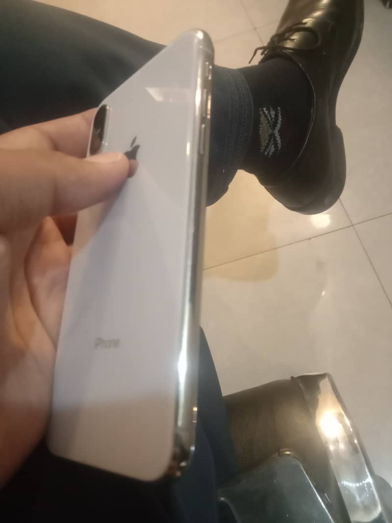 iPhone X 3