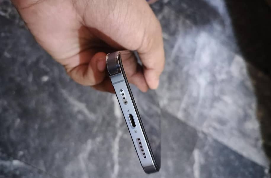 Apple iPhone 13 Pro Max 2
