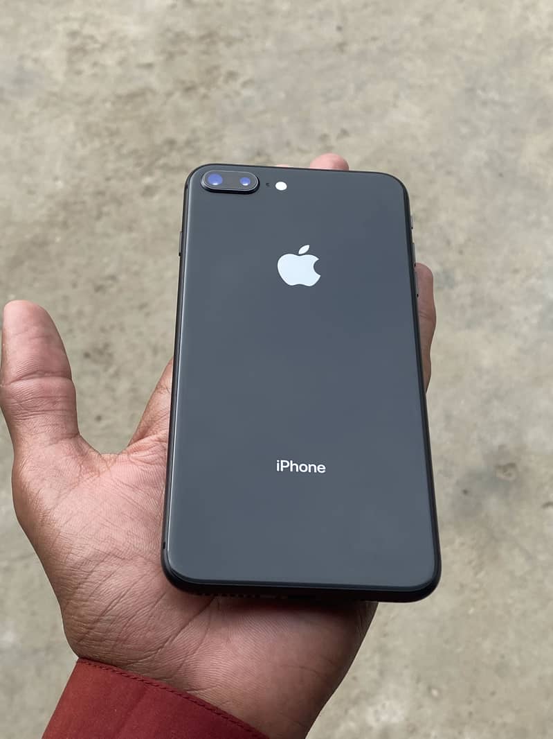 Apple iPhone 8 Plus 0