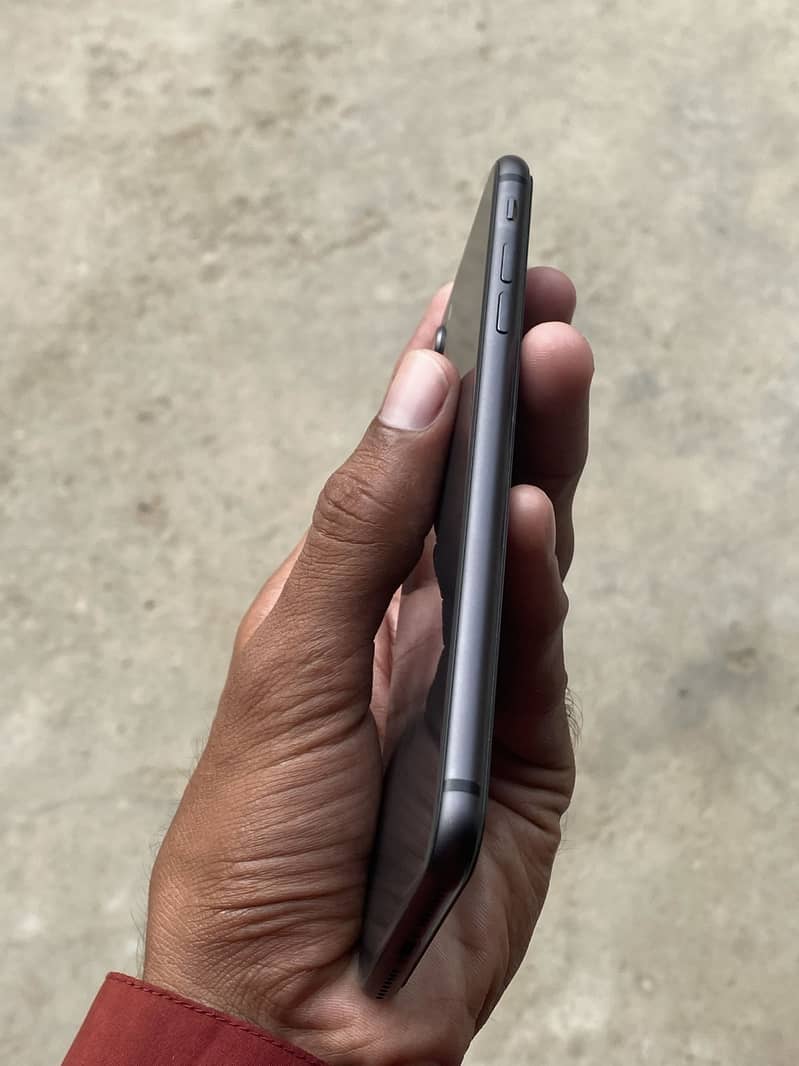 Apple iPhone 8 Plus 2
