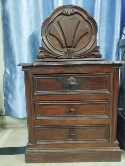 2 bed side tables