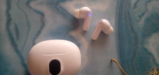 earphones