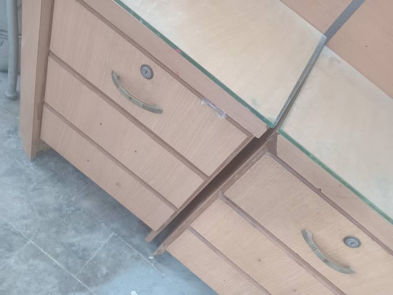Dressing table & Side tables 5