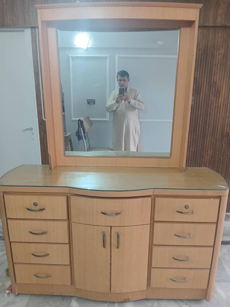 Dressing table & Side tables 9