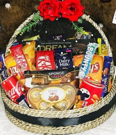Customised Gift Baskets for Birthdays, chocolate Box, Bouquet