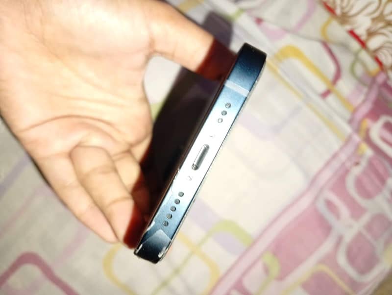 Apple iPhone 13 3