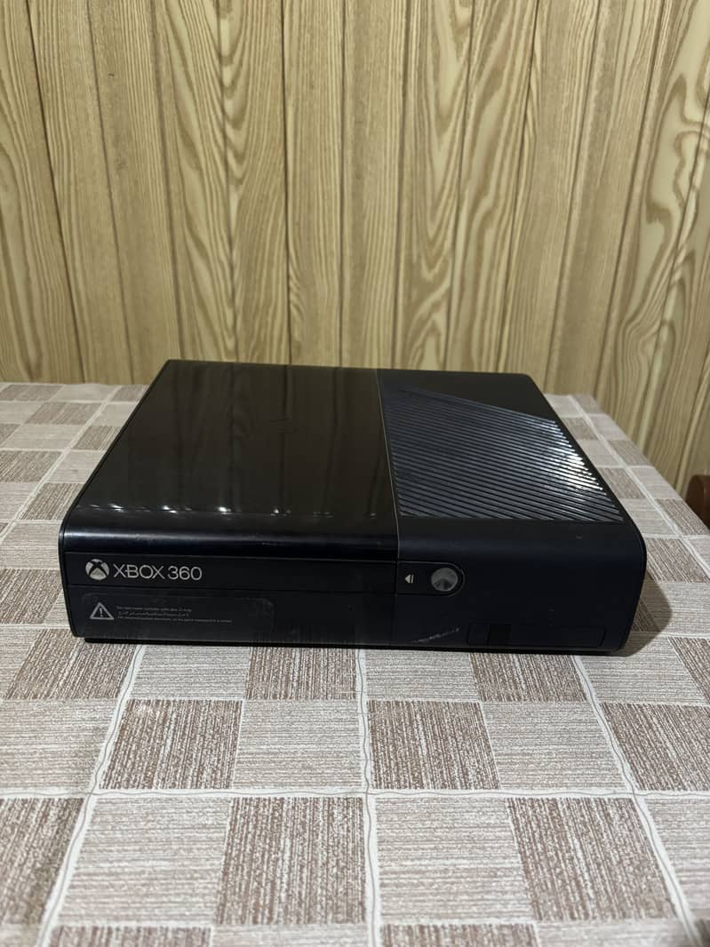 Xbox 360 Slim 0