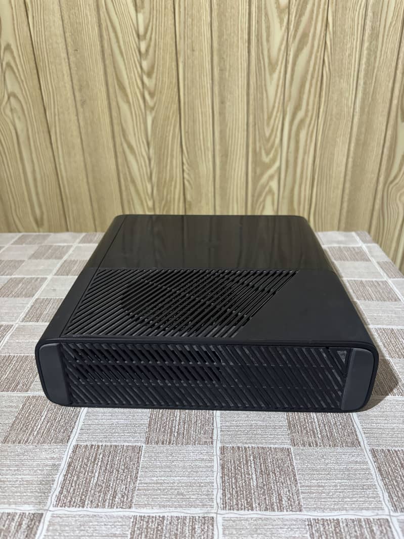 Xbox 360 Slim 4