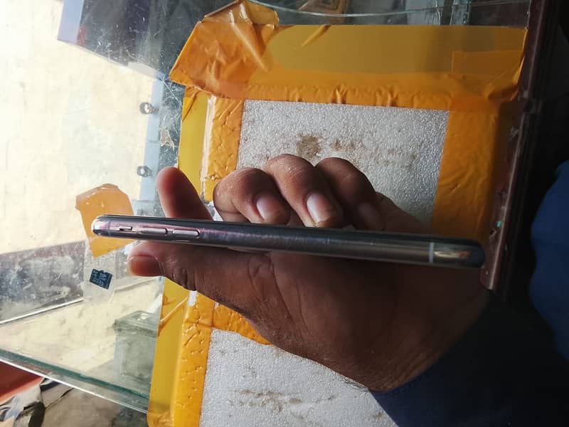 Apple iPhone X 2