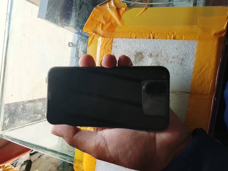 Apple iPhone X 4