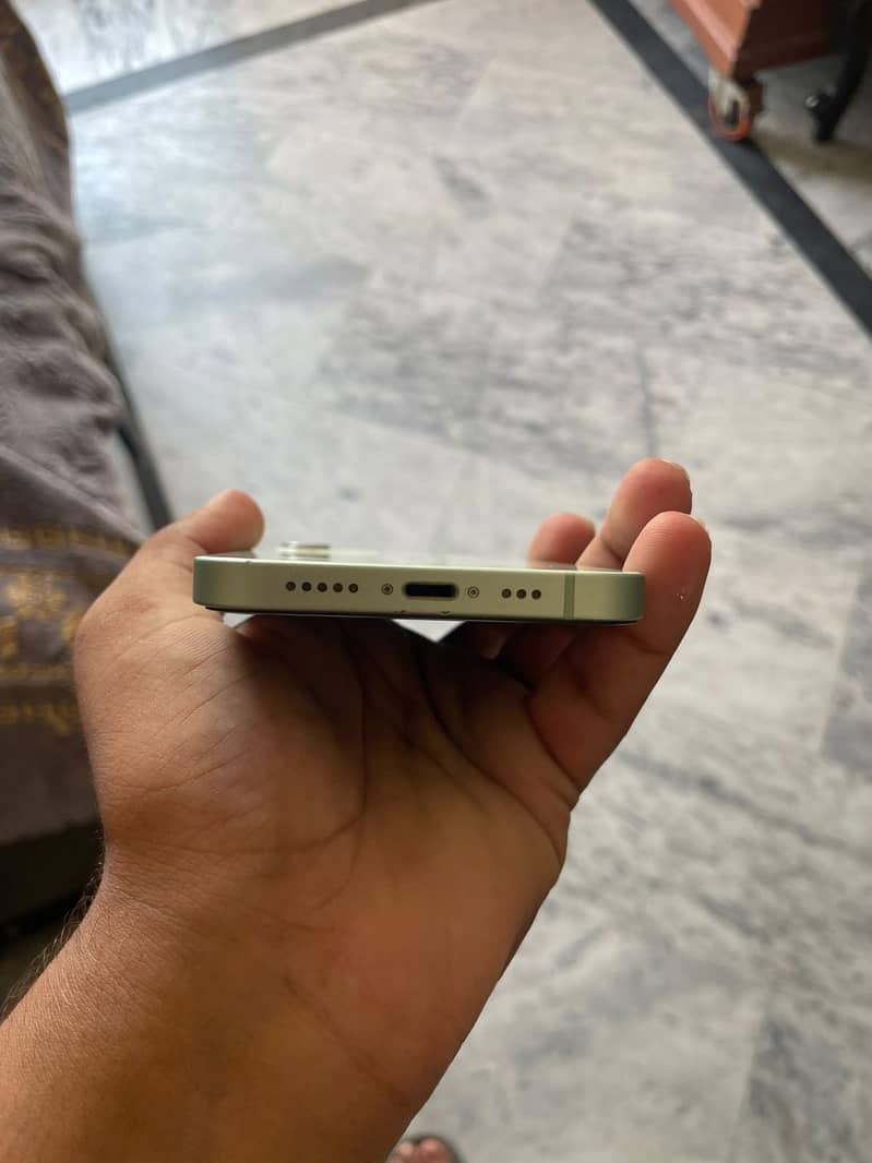 Apple iPhone 12 1