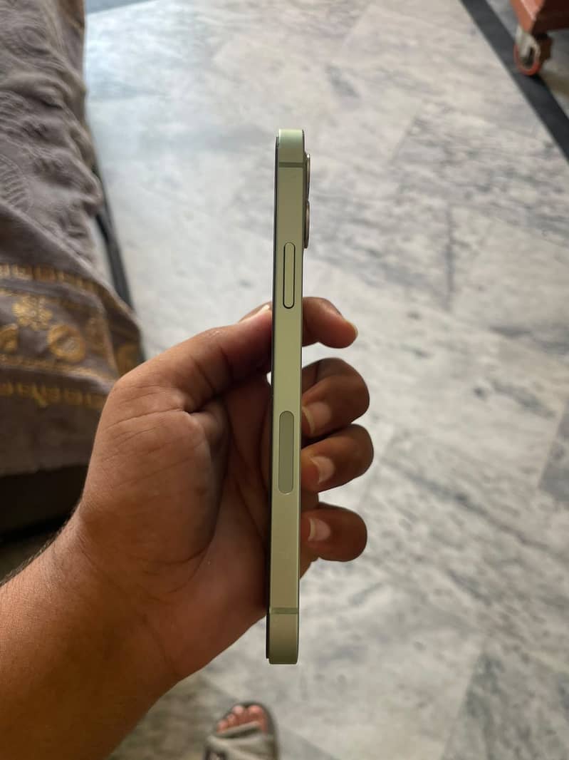 Apple iPhone 12 5