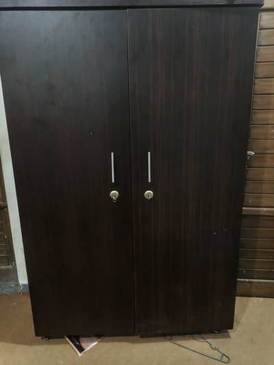 Cupboard It has been used for 1.6 years.