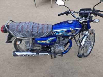 | Honda | CG 125 | Model 2025 | Condition 10/10 |