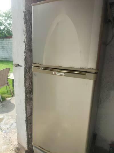 Dawlance refrigerator for sale. Compressor is not in working condition