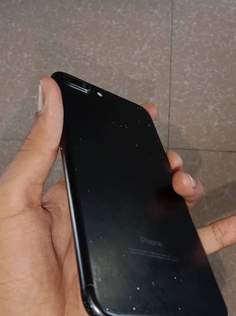 Apple iPhone 7 Plus 3