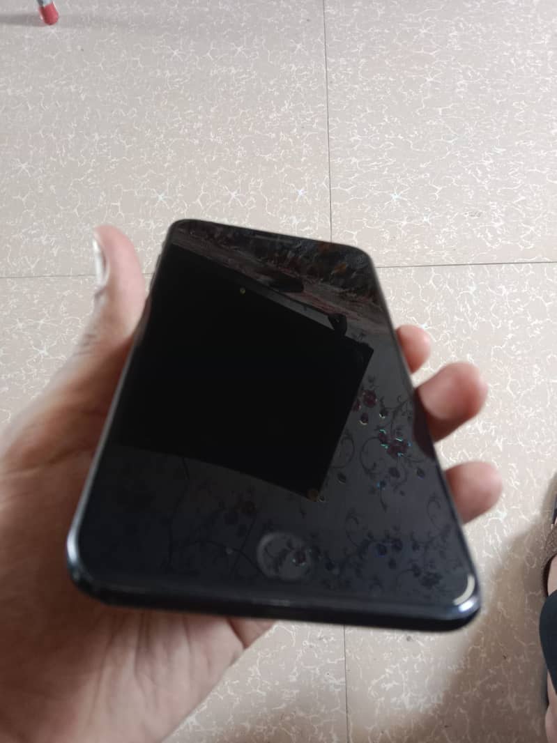 Apple iPhone 7 Plus 5