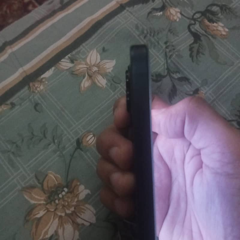 Apple iPhone 13 3