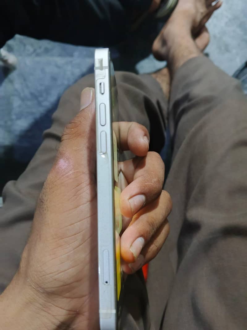 Apple iPhone 12 2