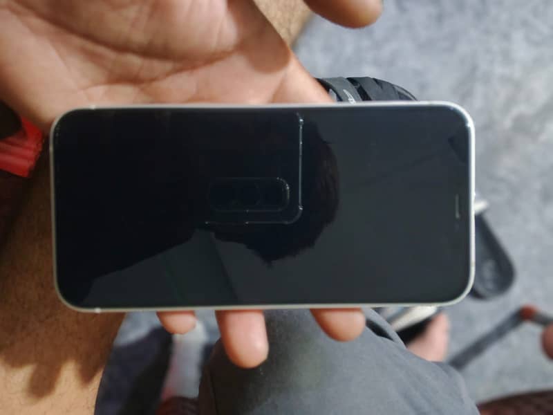 Apple iPhone 12 3