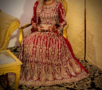 Indian Lehnga urgent sale hand work