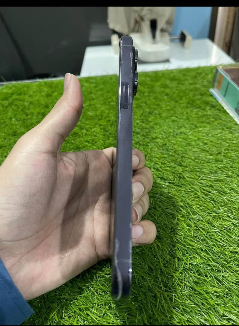 iPhone 14 Pro Max 4