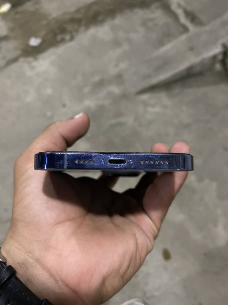 Apple iPhone 13 Pro Max 2