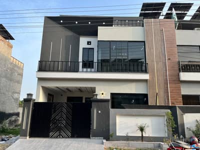 Highly-Coveted Prime Location 5 Marla House Is Available In Buch Villas Phase 2 - Manik Block For Sale