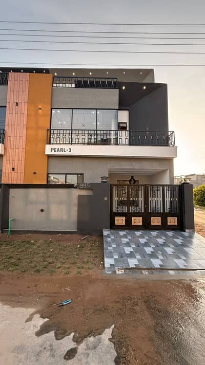 Prime Location House For Sale In Rs. 16000000
