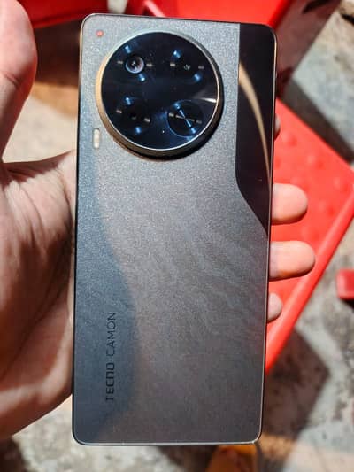 Tecno CAMON 30 12+12/256GB + COMPLETE BOX