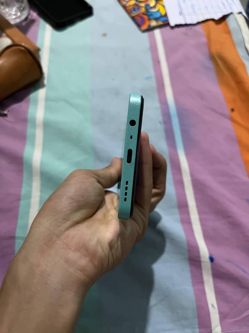Realme C51 4